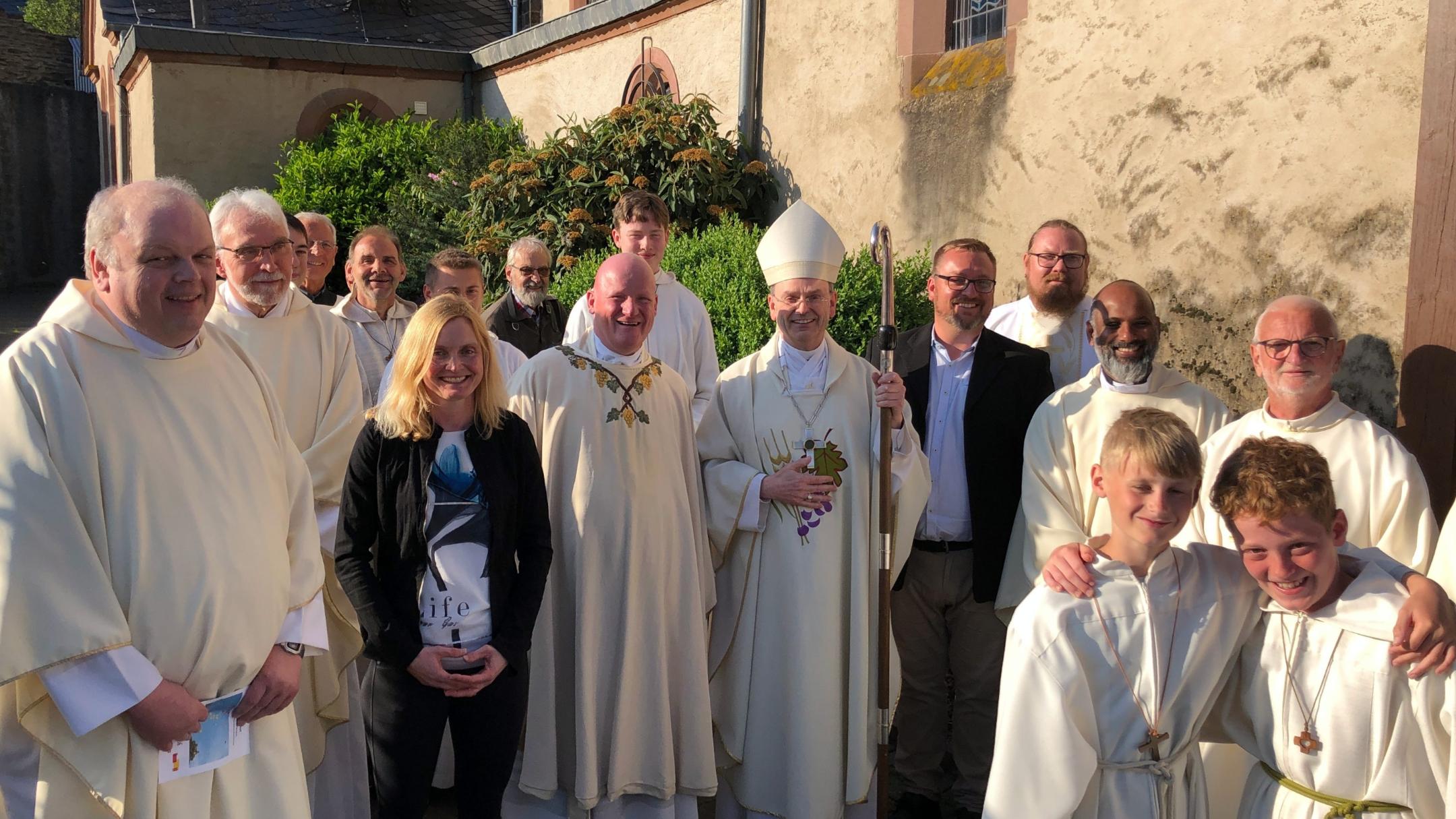 Viele fröhliche Gesichter bei der feierlichen Eröffnung des Pastoralen Raums Kaisersesch.